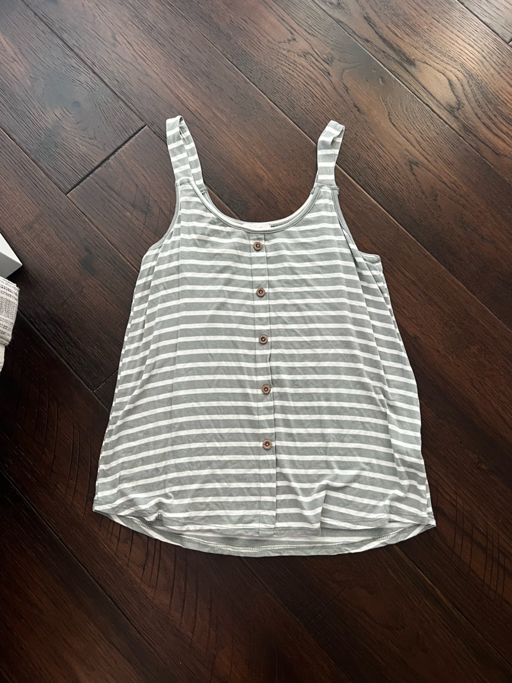 Leave a kiss stripes sage tank